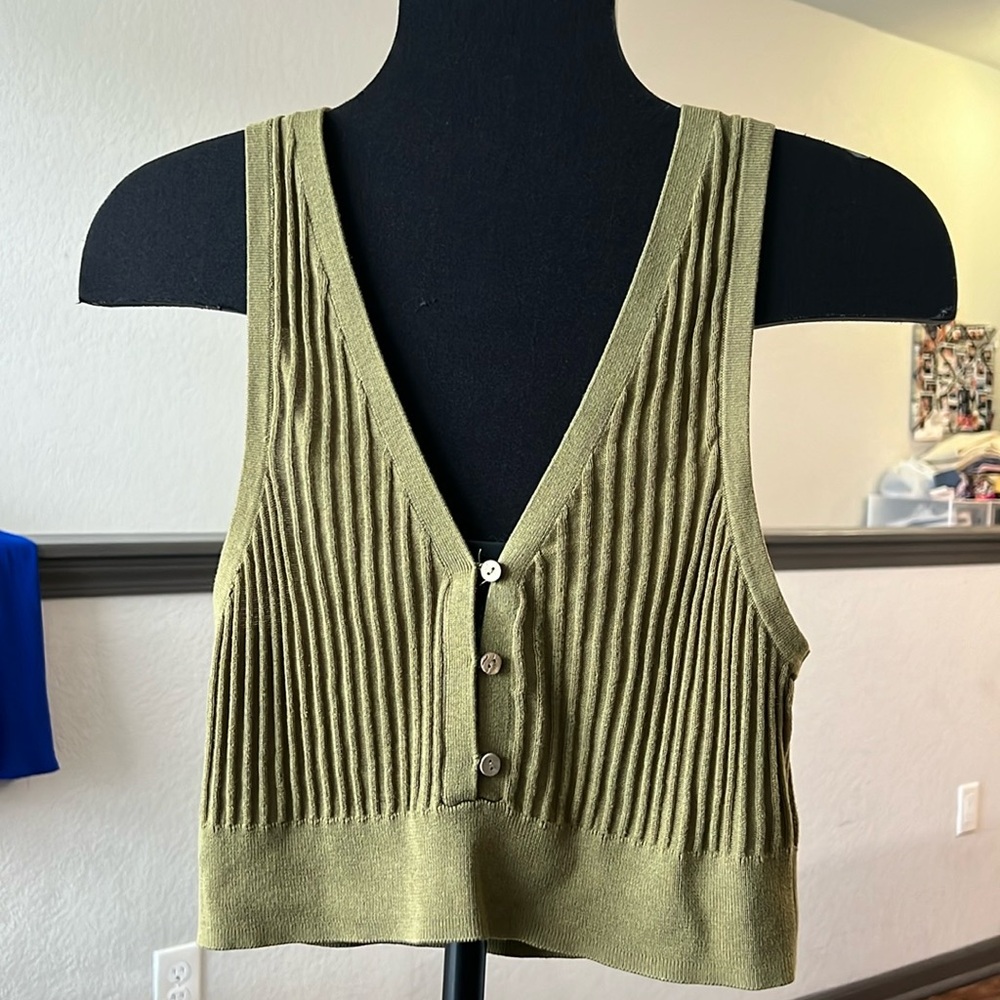 Free People- crop top knit olive green shirt